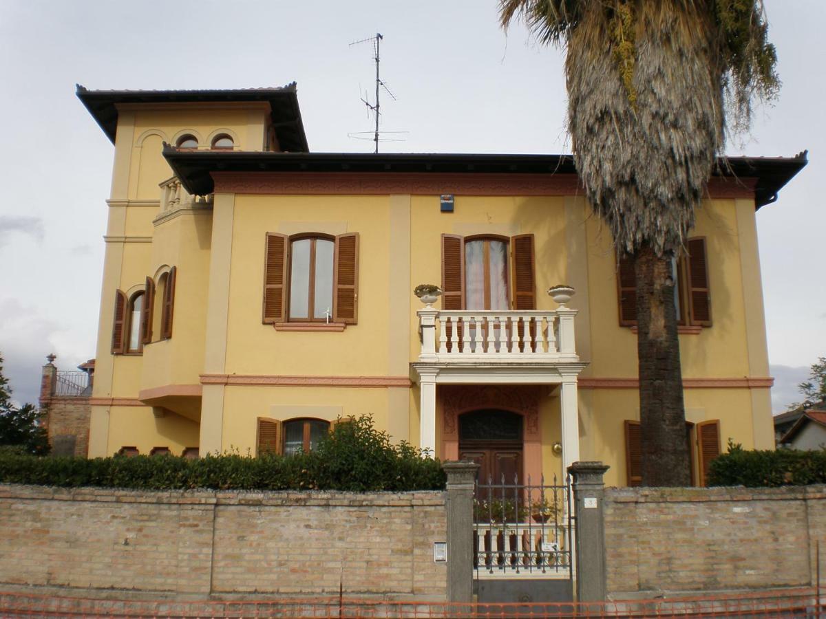 Liberty House Hotel Foligno Exterior photo